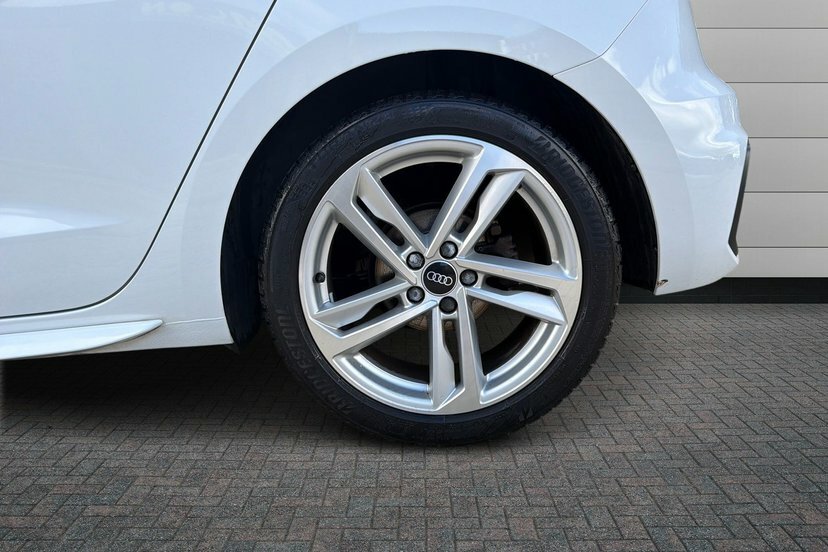 Audi A1 1.0 Tfsi 30 S Line Sportback S Tronic White #5