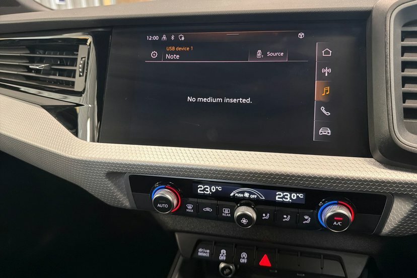 Audi A1 25 Tfsi Sport S Tronic Black #32