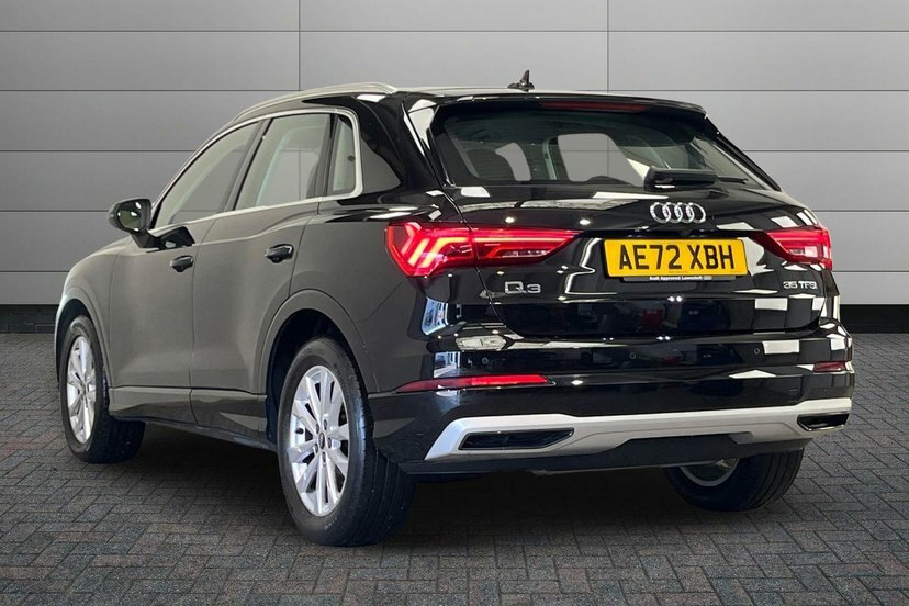 Audi Q3 1.5 Tfsi Cod 35 Sport Suv 150 P Black #3