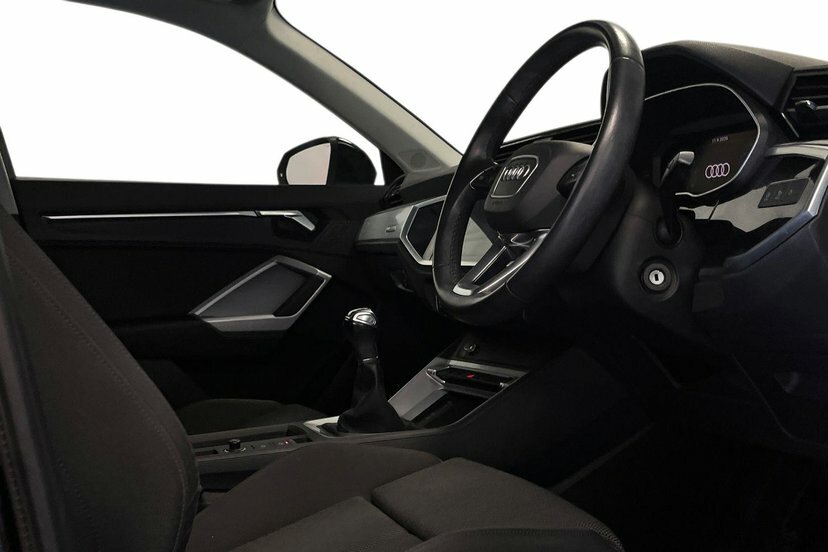 Audi Q3 1.5 Tfsi Cod 35 Sport Suv 150 P Black #6