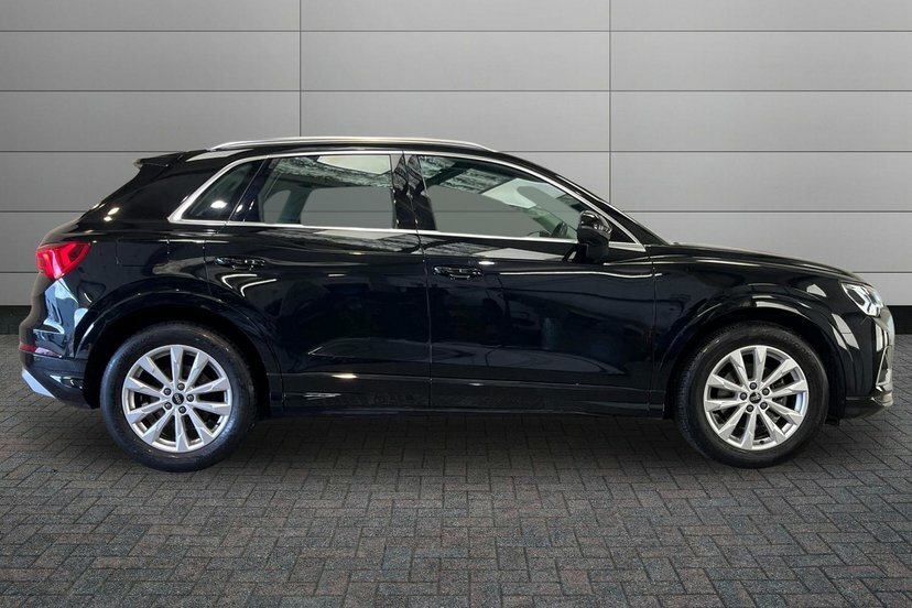Audi Q3 1.5 Tfsi Cod 35 Sport Suv 150 P Black #4