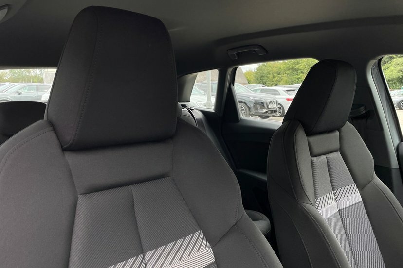 Audi Q4 E Tron 150Kw 40 82Kwh Sport White #19