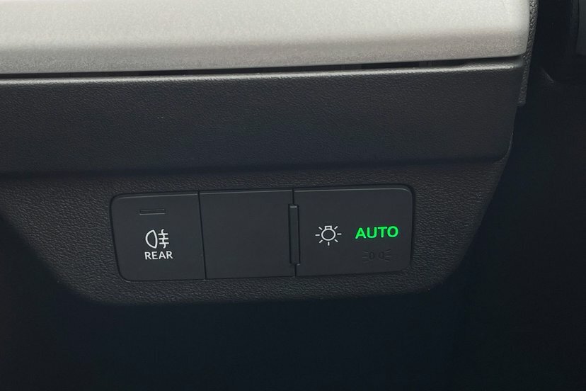 Audi Q4 E Tron 150Kw 40 82Kwh Sport White #25