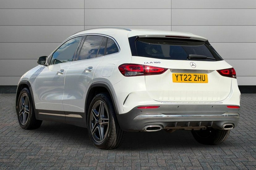 Mercedes-Benz GLA Class 1.3 Gla180 Amg Line Premium Suv 7G-dc White #2