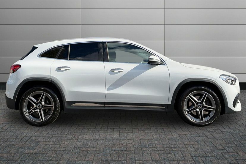 Mercedes-Benz GLA Class 1.3 Gla180 Amg Line Premium Suv 7G-dc White #3