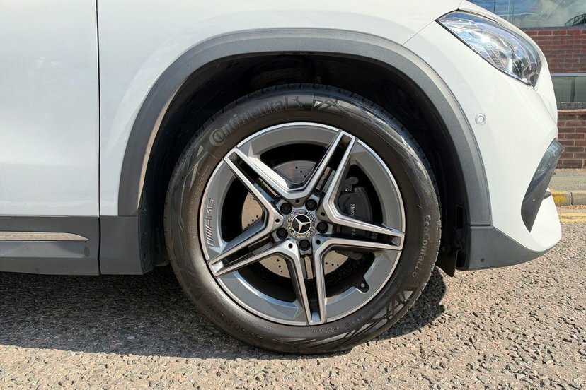 Mercedes-Benz GLA Class 1.3 Gla180 Amg Line Premium Suv 7G-dc White #4