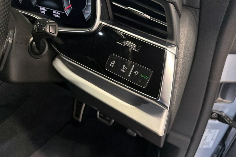 Audi Q8 Sq8 Tfsi Quattro Tiptronic Black #25