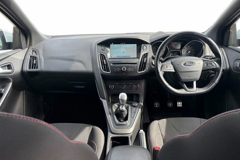 Ford Focus 1.0T Ecoboost St-line Hatchback White #6