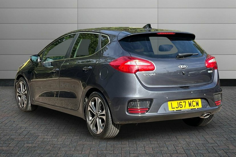 Kia Ceed 1.6 Crdi 4 Hatchback 134 Bhp Silver #3