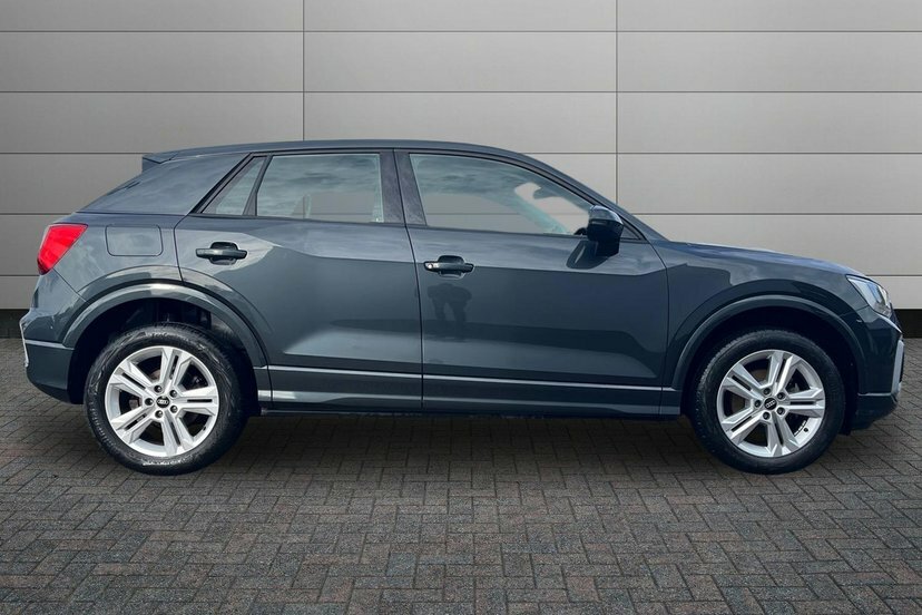 Audi Q2 1.5 Tfsi Cod 35 Sport Suv 150 P Grey #4