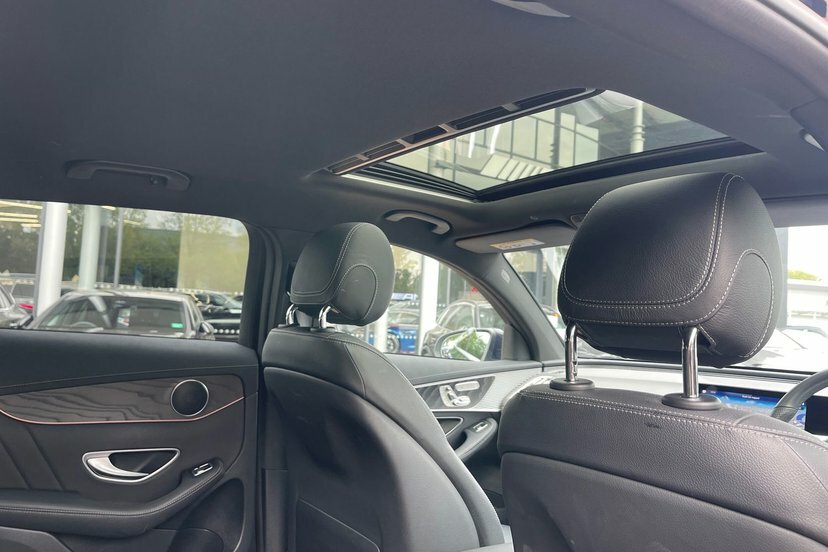 Mercedes-Benz EQC Suv White #38