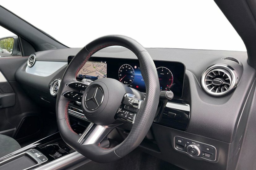 Mercedes-Benz GLA Class 2.0 Gla220d Amg Line Premium Suv 8G-d Black #5