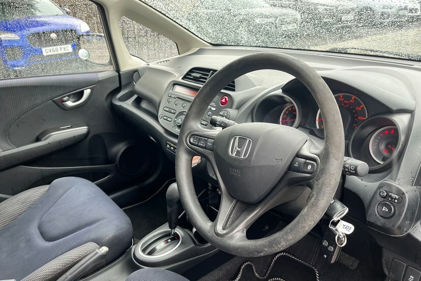 Honda Jazz 1.4 I-vtec Es Cvt Silver #15