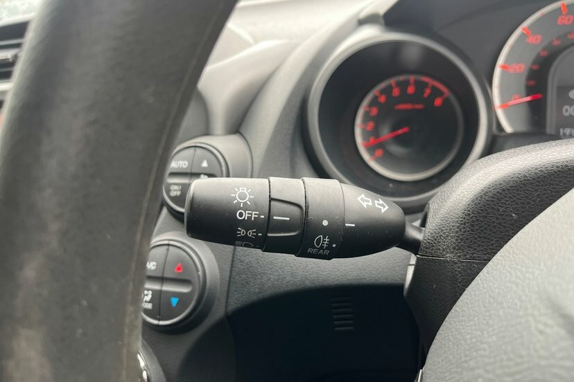 Honda Jazz 1.4 I-vtec Es Cvt Silver #20