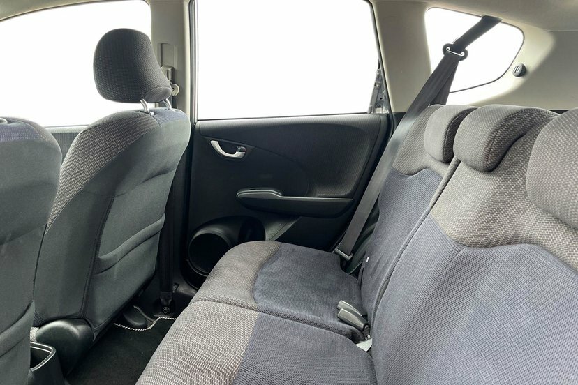 Honda Jazz 1.4 I-vtec Es Cvt Silver #10