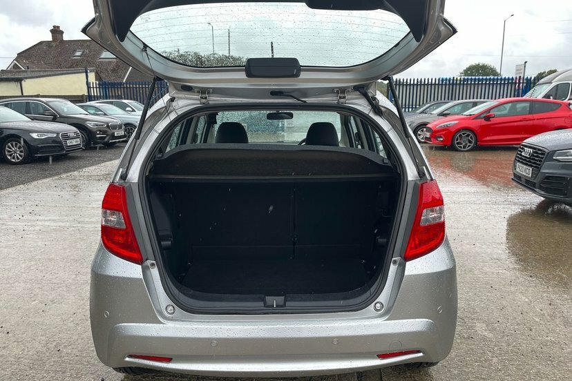 Honda Jazz 1.4 I-vtec Es Cvt Silver #9
