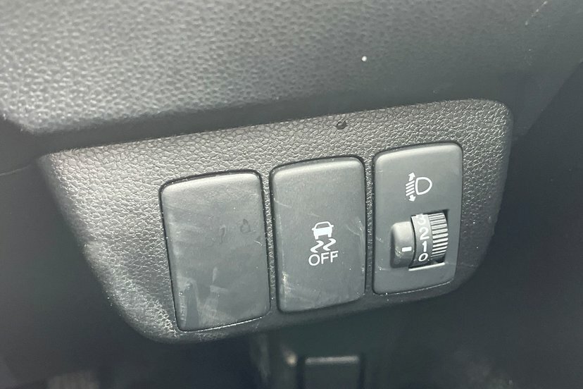 Honda Jazz 1.4 I-vtec Es Cvt Silver #25