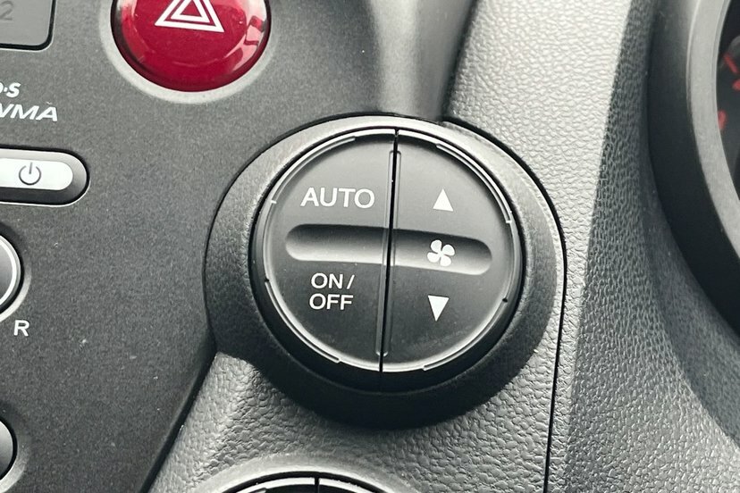 Honda Jazz 1.4 I-vtec Es Cvt Silver #29