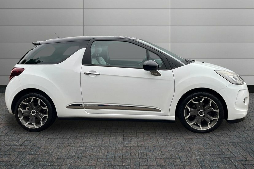 DS DS 3 1.6 Bluehdi Ultra Prestige Hatchback Ma White #4
