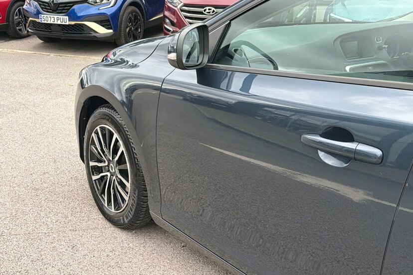 Volvo V40 2.0 D4 R-design Euro 6 Ss Black #18