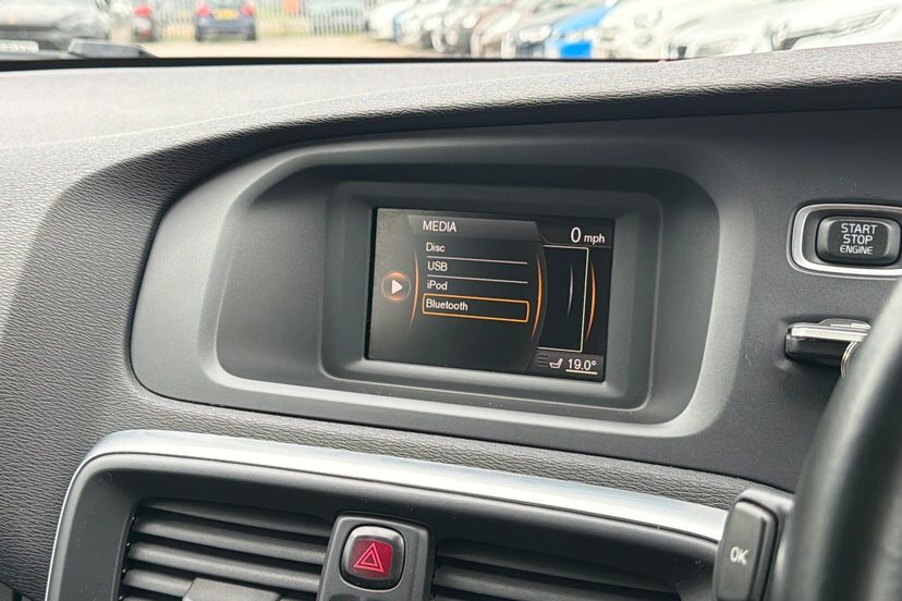 Volvo V40 2.0 D4 R-design Euro 6 Ss Black #47