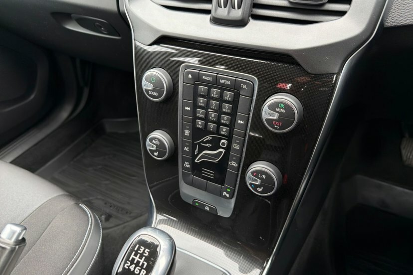 Volvo V40 2.0 D4 R-design Euro 6 Ss Black #37