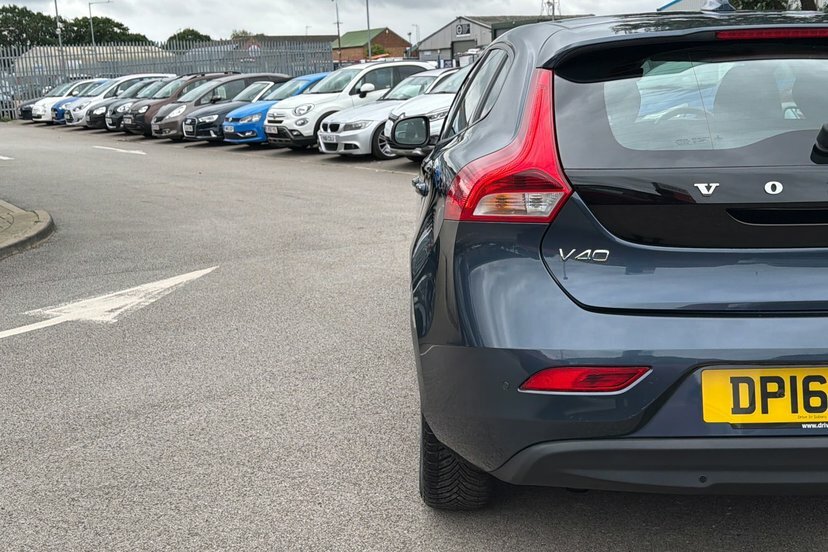 Volvo V40 2.0 D4 R-design Euro 6 Ss Black #23