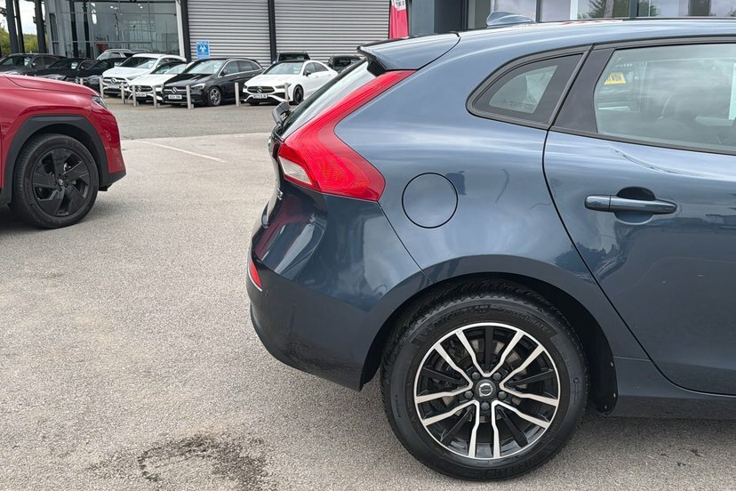 Volvo V40 2.0 D4 R-design Euro 6 Ss Black #26