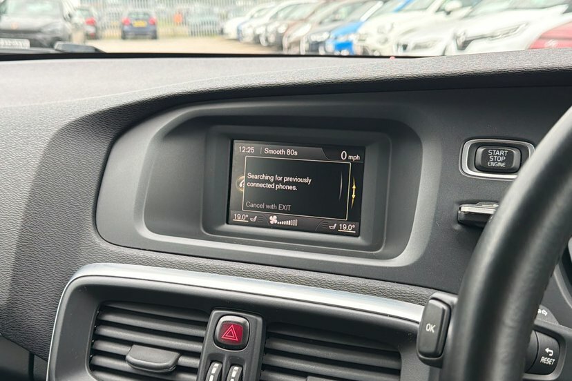 Volvo V40 2.0 D4 R-design Euro 6 Ss Black #46