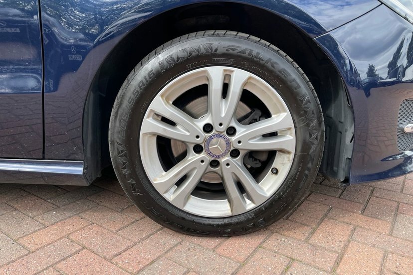 Mercedes-Benz B Class B180d Se Blue #4