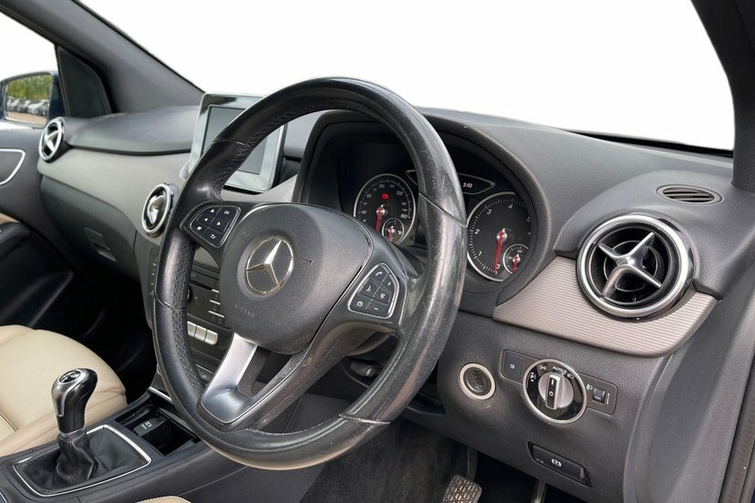 Mercedes-Benz B Class B180d Se Blue #5