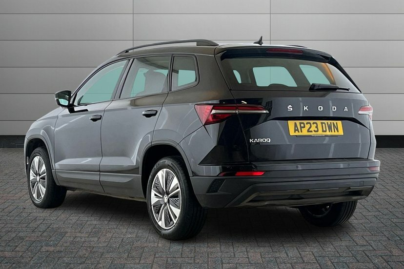 Skoda Karoq 1.0 Tsi Se Drive Suv 110 Ps Black #3