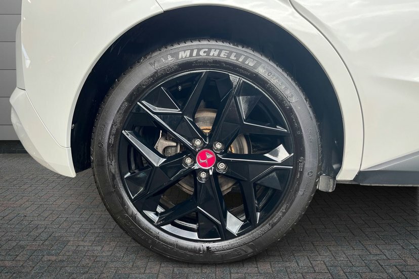 DS DS 4 1.2 Puretech Performance Line Hatchback White #5