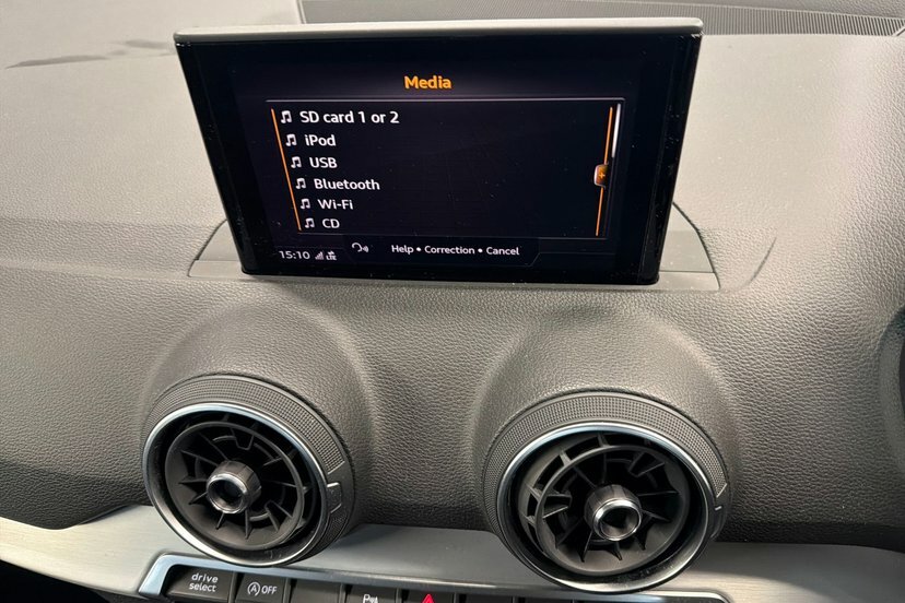 Audi Q2 1.0 Tfsi 30 Black Edition Euro 6 Ss Grey #35
