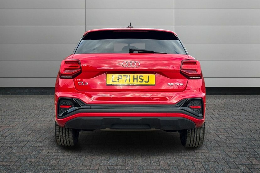 Audi Q2 Black Edition 35 Tfsi 150 Ps S Tronic White #11