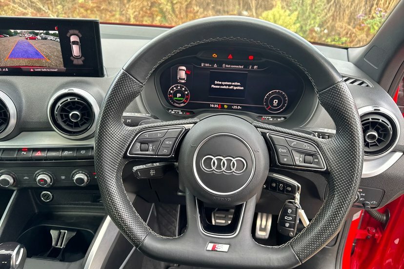 Audi Q2 Black Edition 35 Tfsi 150 Ps S Tronic White #19