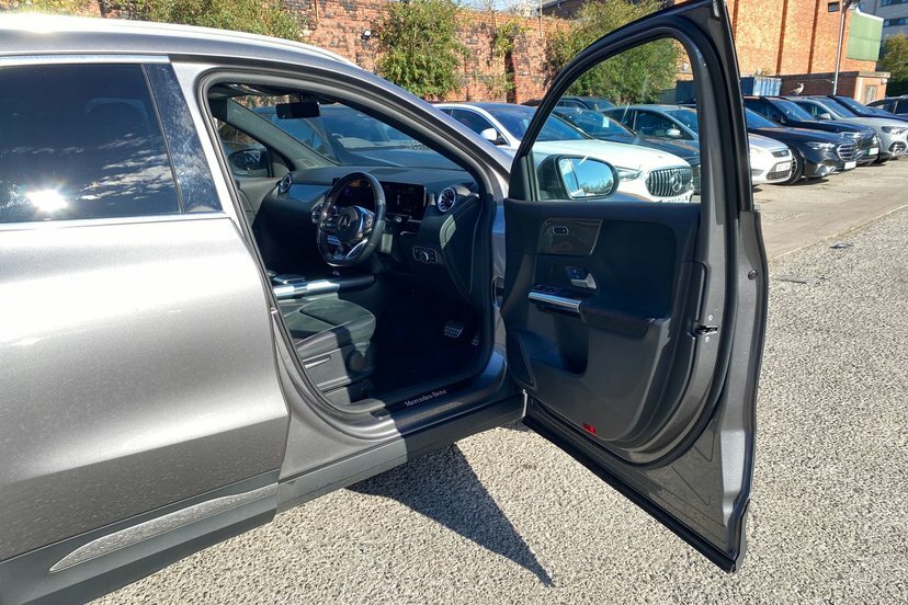 Mercedes-Benz GLA Class 250E Exclusive Edition Premium Plus Blue #35