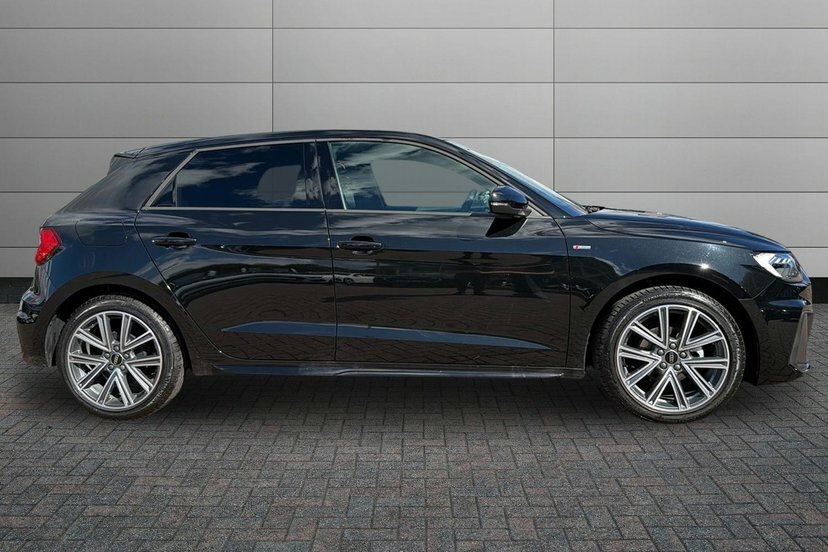 Audi A1 1.0 Tfsi 25 S Line Sportback S Tronic Black #4