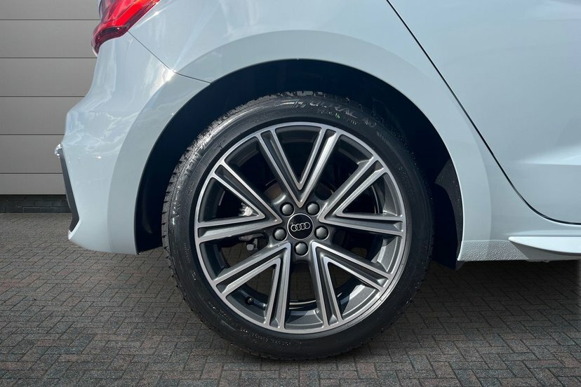 Audi A1 1.0 Tfsi 30 S Line Sportback S Tronic #4