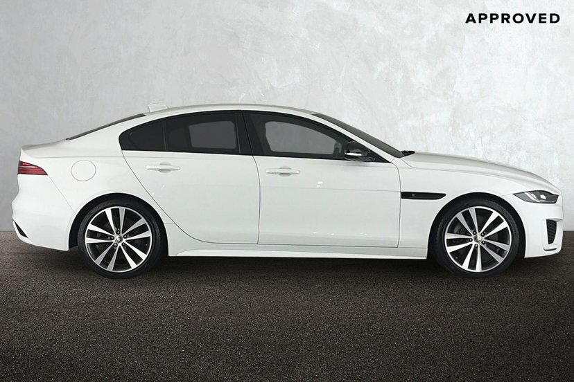 Jaguar XE 2.0 P250i R-dynamic Hse Black Saloon Au White #5