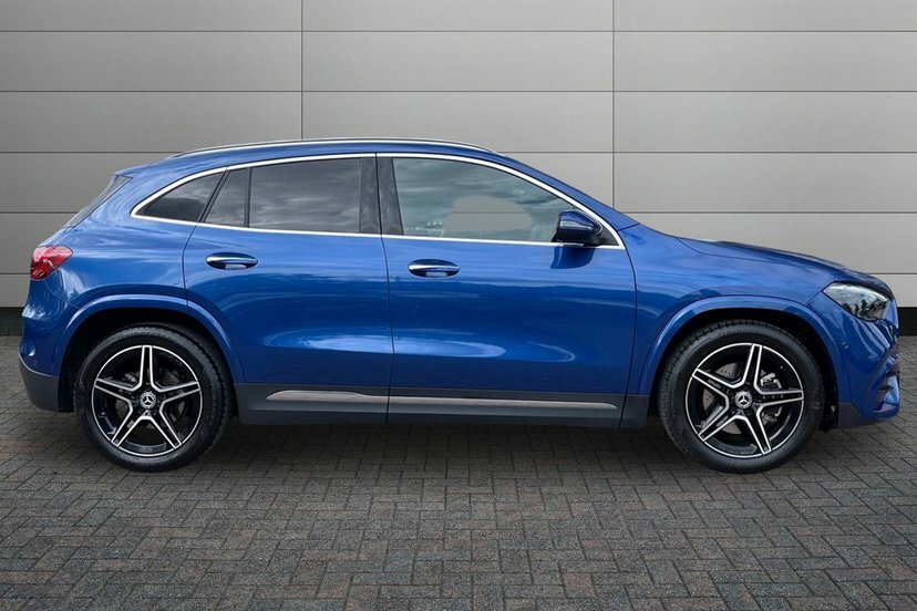 Mercedes-Benz GLA Class Gla200h Amg Line Executive Blue #3