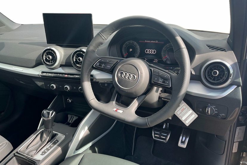 Audi Q2 1.5 Tfsi Cod 35 Black Edition Suv S Tro  #6