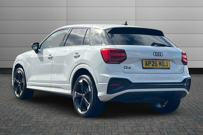 Audi Q2 1.5 Tfsi Cod 35 Black Edition Suv S Tro  #3