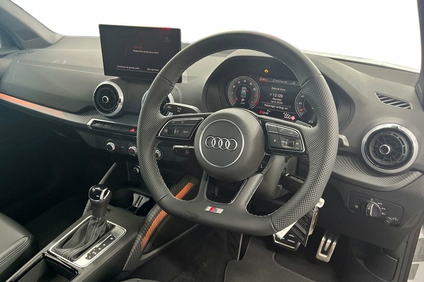 Audi Q2 1.5 Tfsi Cod 35 Black Edition Suv S Tro  #6