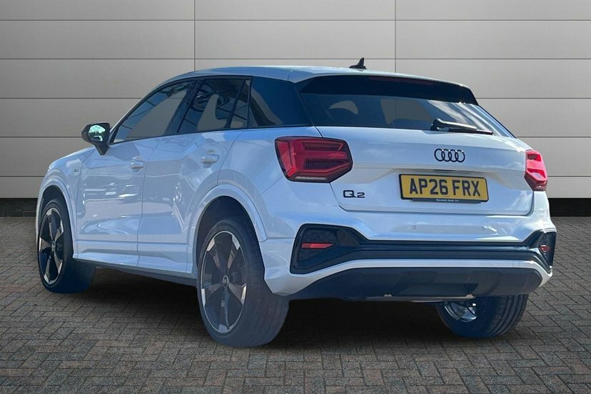 Audi Q2 1.5 Tfsi Cod 35 Black Edition Suv S Tro  #3