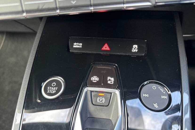Audi Q4 E Tron 125Kw 35 55Kwh S Line 2022 Black #31