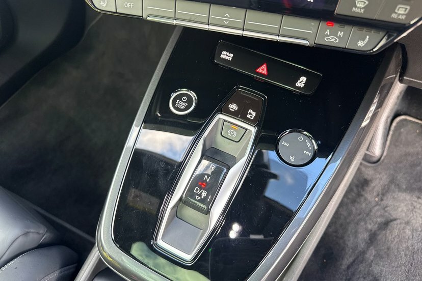 Audi Q4 E Tron 125Kw 35 55Kwh S Line 2022 Black #18
