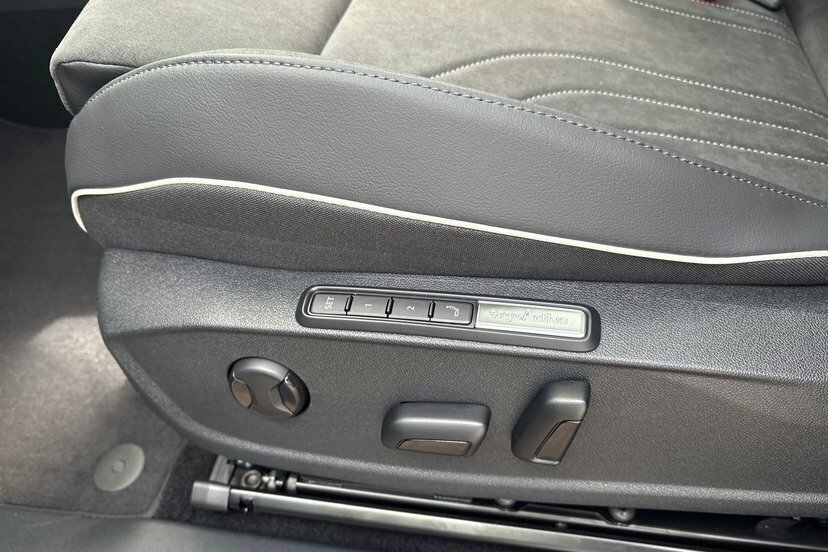 Volkswagen ID.4 210Kw Match Pro 77Kwh Grey #32