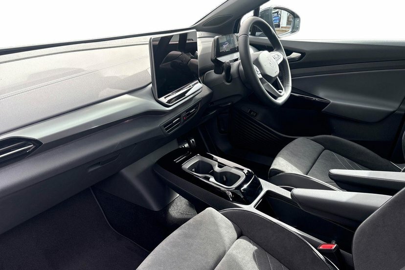 Volkswagen ID.4 Pro 79Kwh Black Edition Suv 286 Black #2