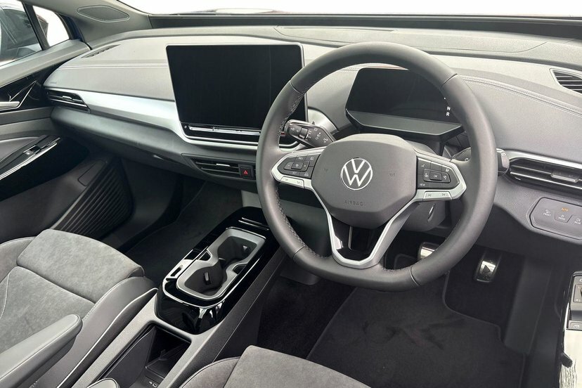 Volkswagen ID.4 Pro 79Kwh Black Edition Suv 286 Black #6